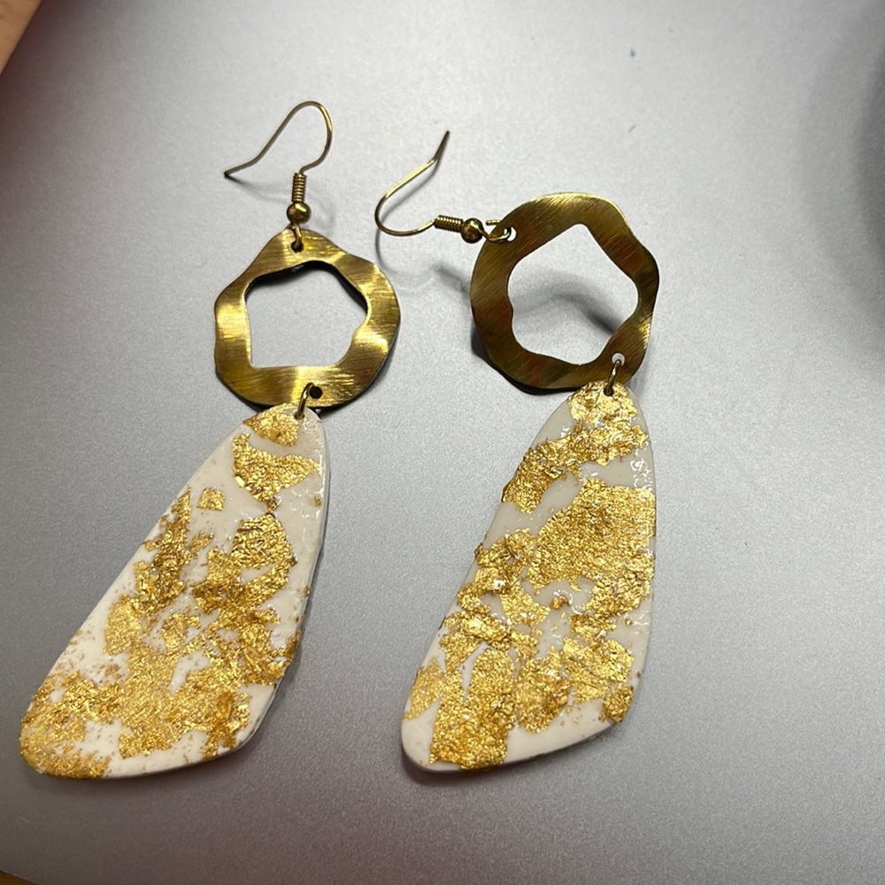 gold earrings